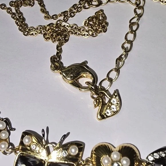 Swarovski Butterfly Gold Charm Necklace Swarovski Crystals 17in Adjustable - Picture 6 of 8
